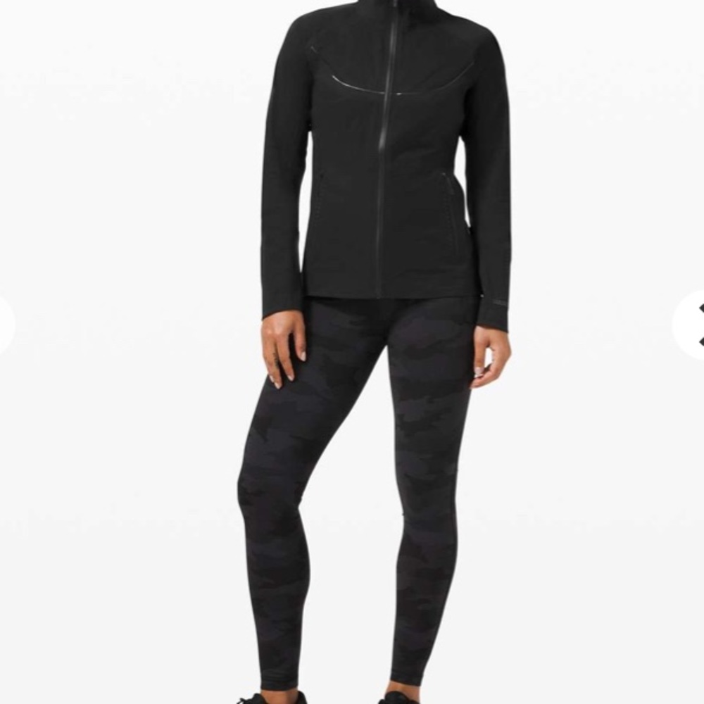 Lululemon Fast and Free Windbreaker. Release 2021. Retail 198$